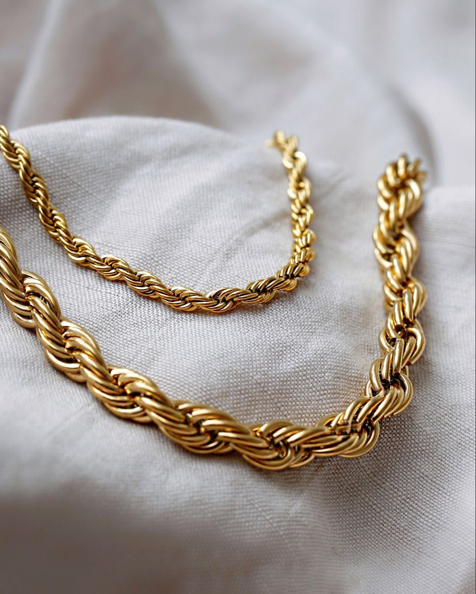 STAY TANGLED NECKLACE