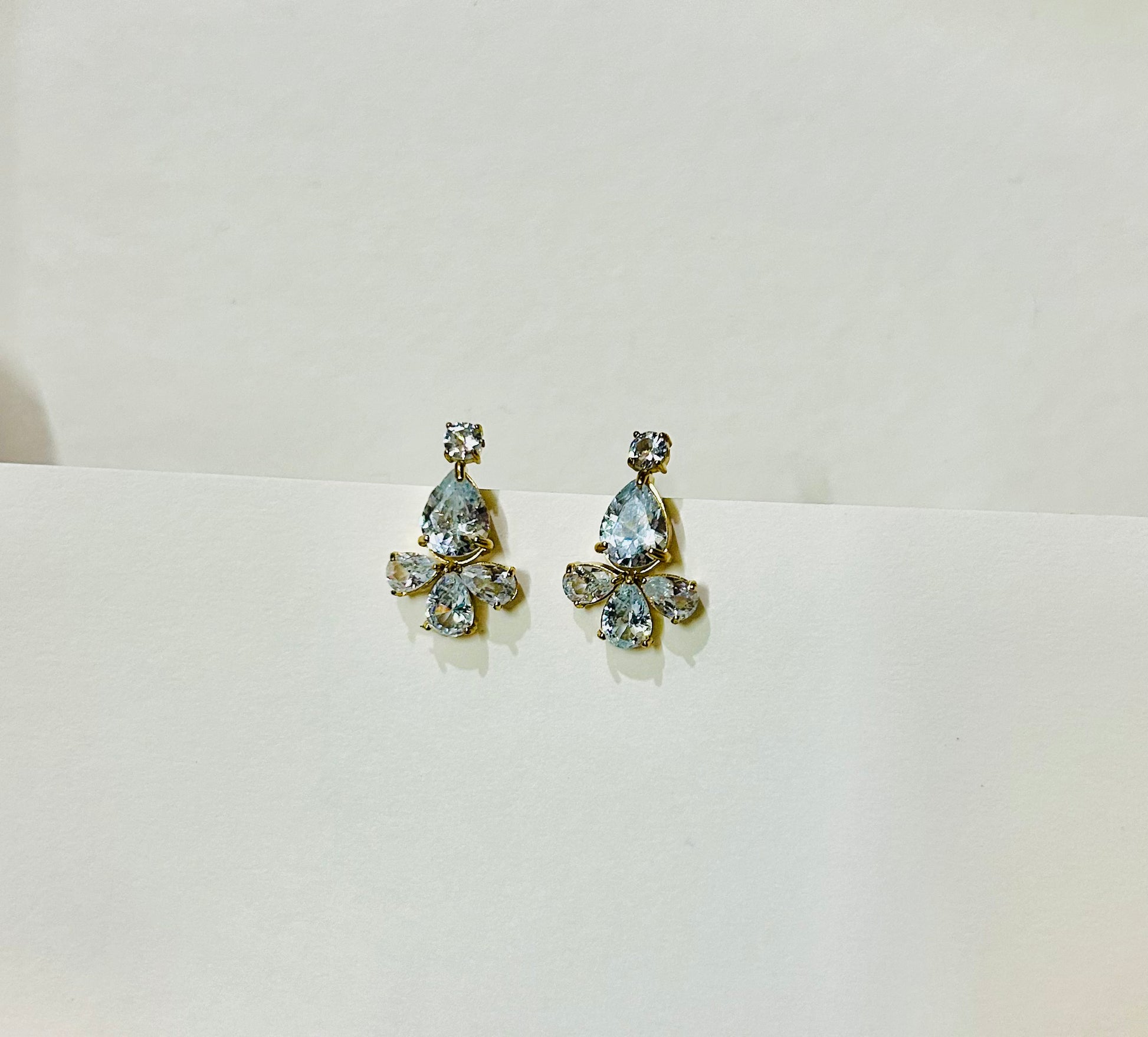 RAIN DROP EARRINGS