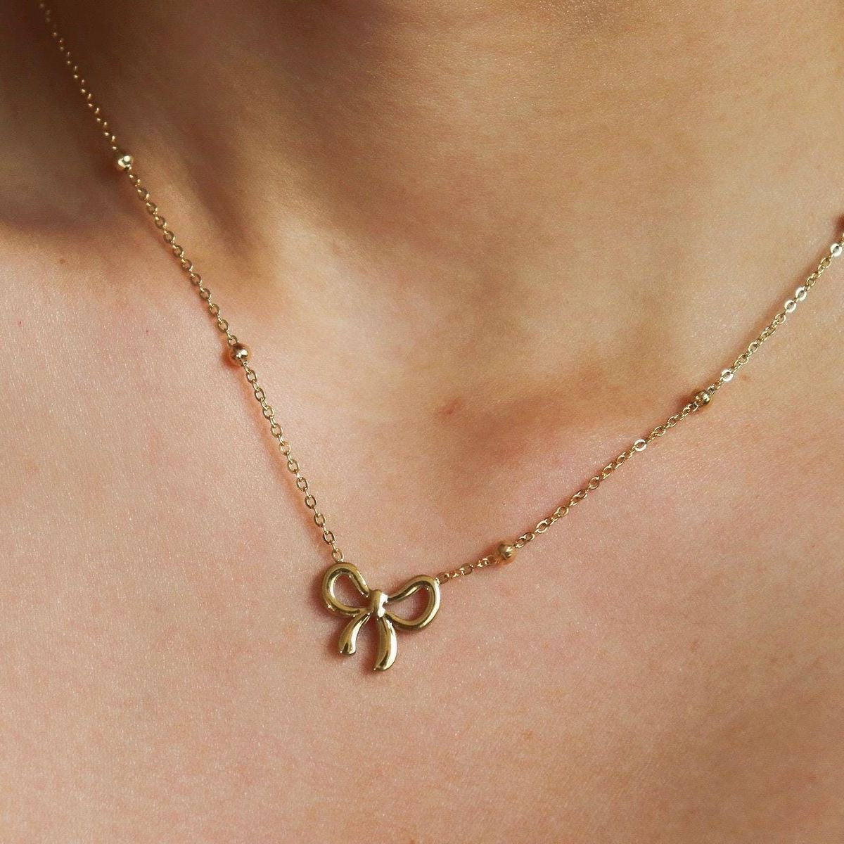LITTLE MISS BOW NECKLACE