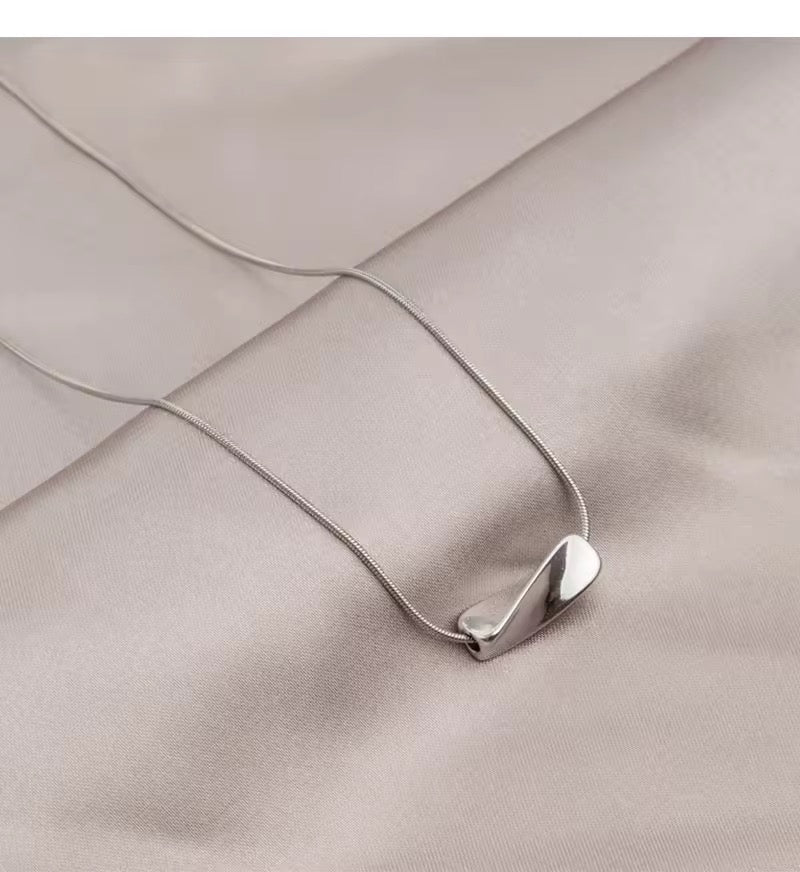 SPIRAL NECKLACE