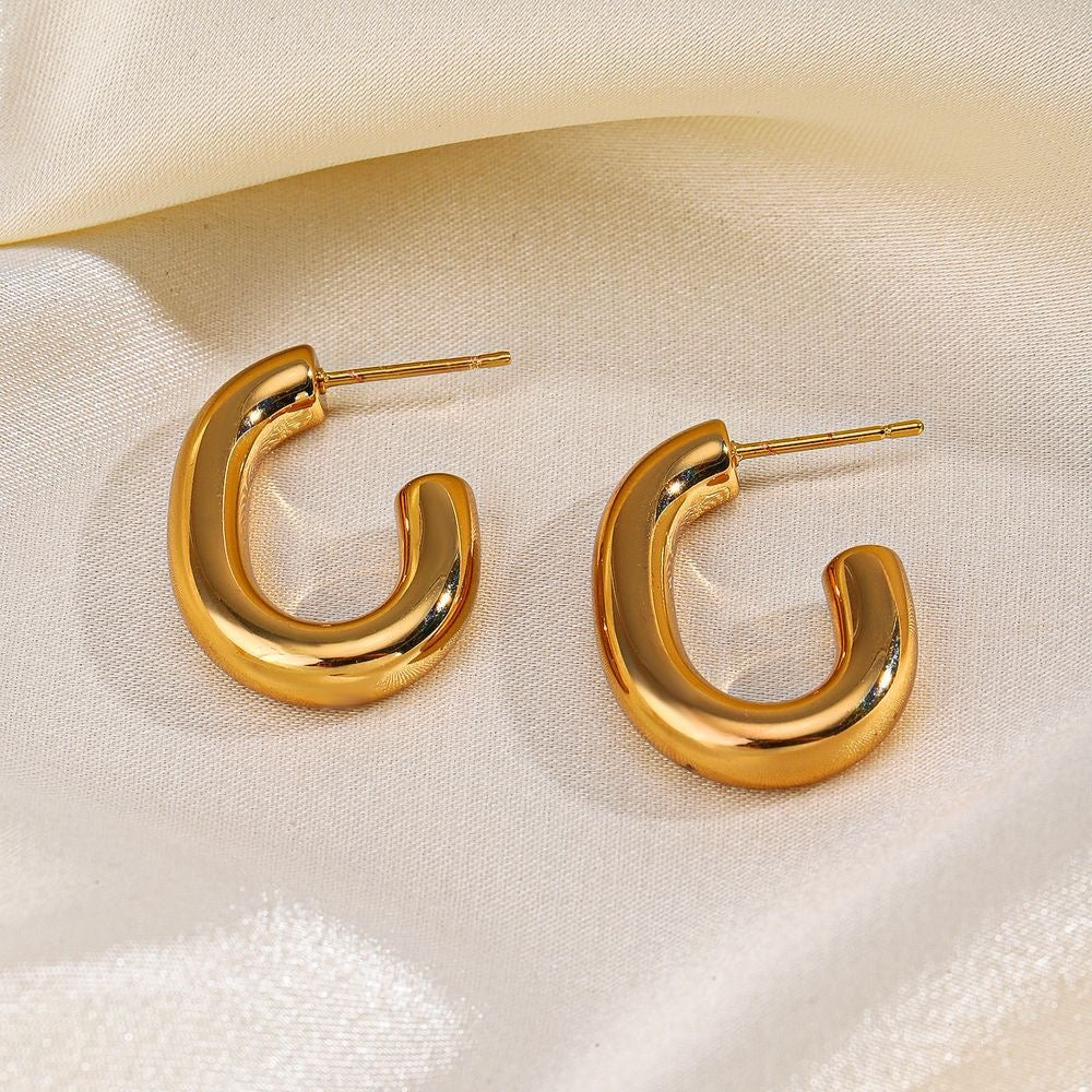 MINIMAL EARRINGS