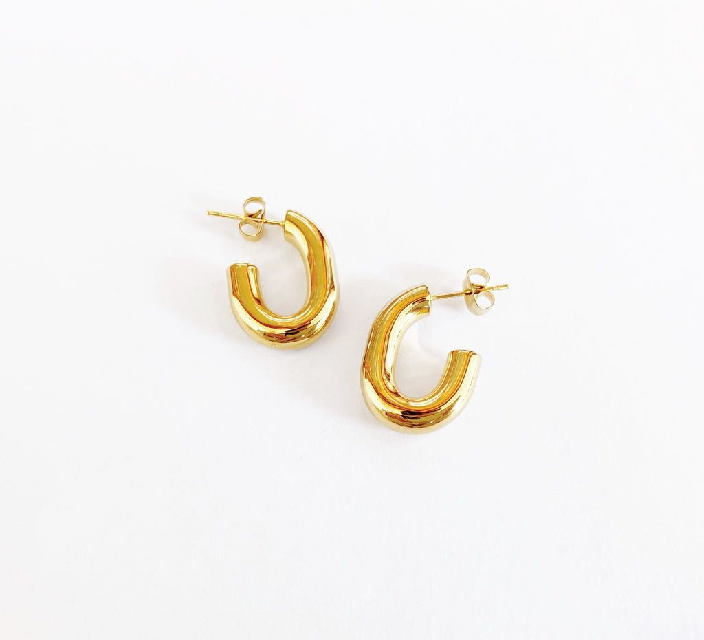 MINIMAL EARRINGS