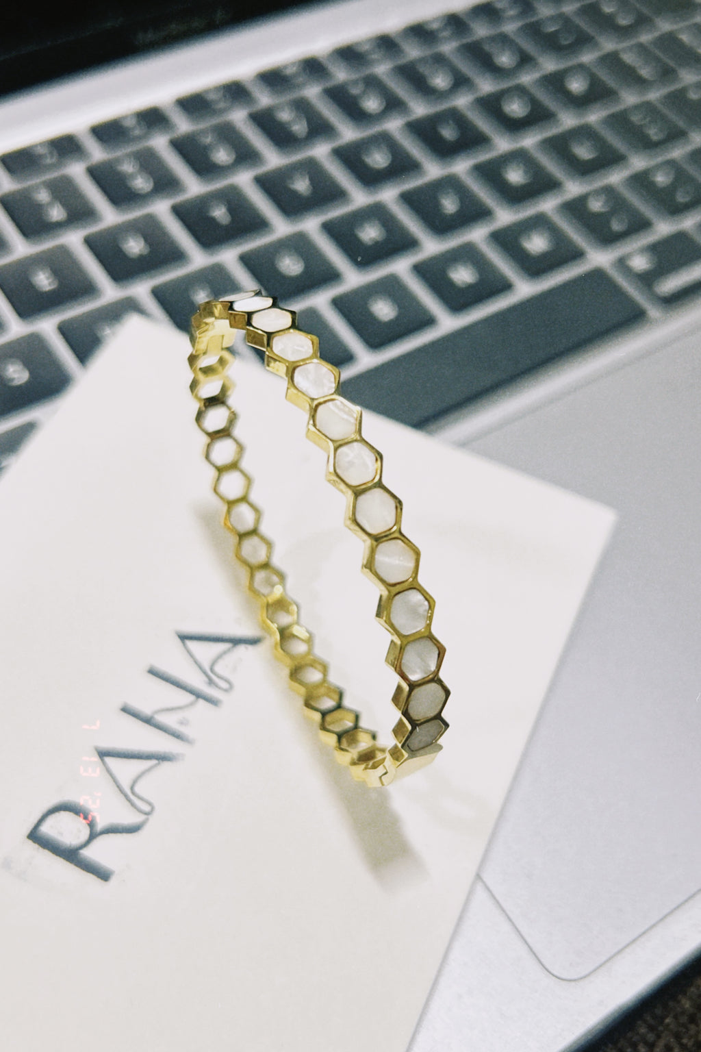 MILK WATER CUFF KADA