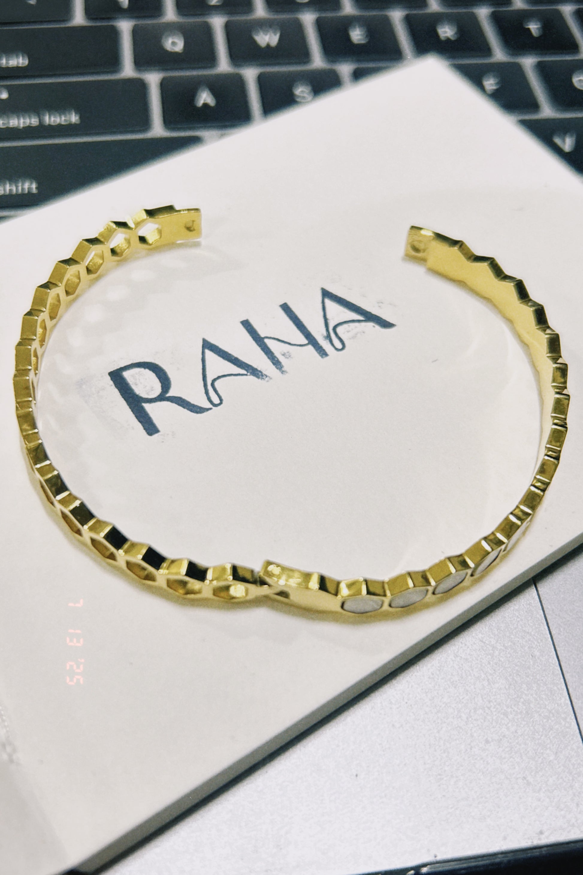 MILK WATER CUFF KADA