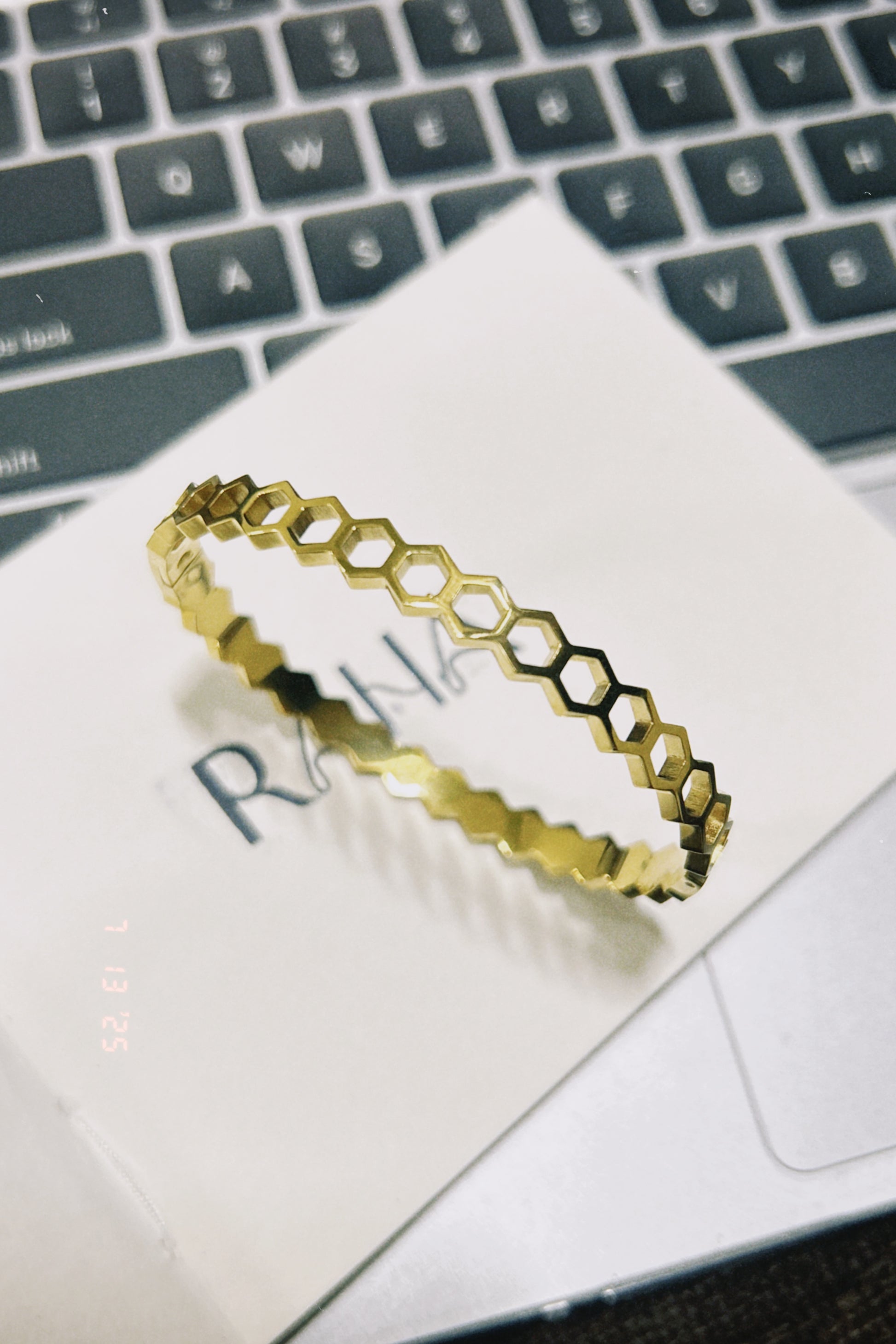 MILK WATER CUFF KADA