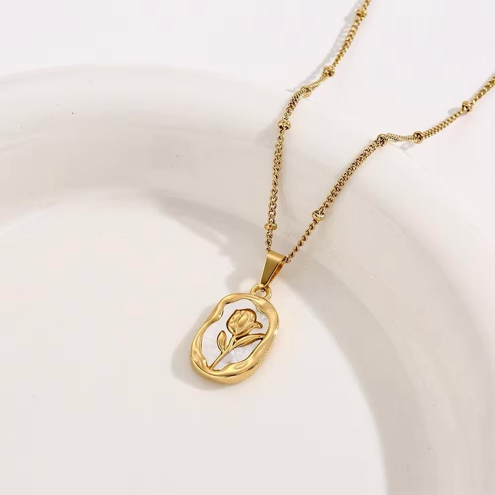 BELLE NECKLACE